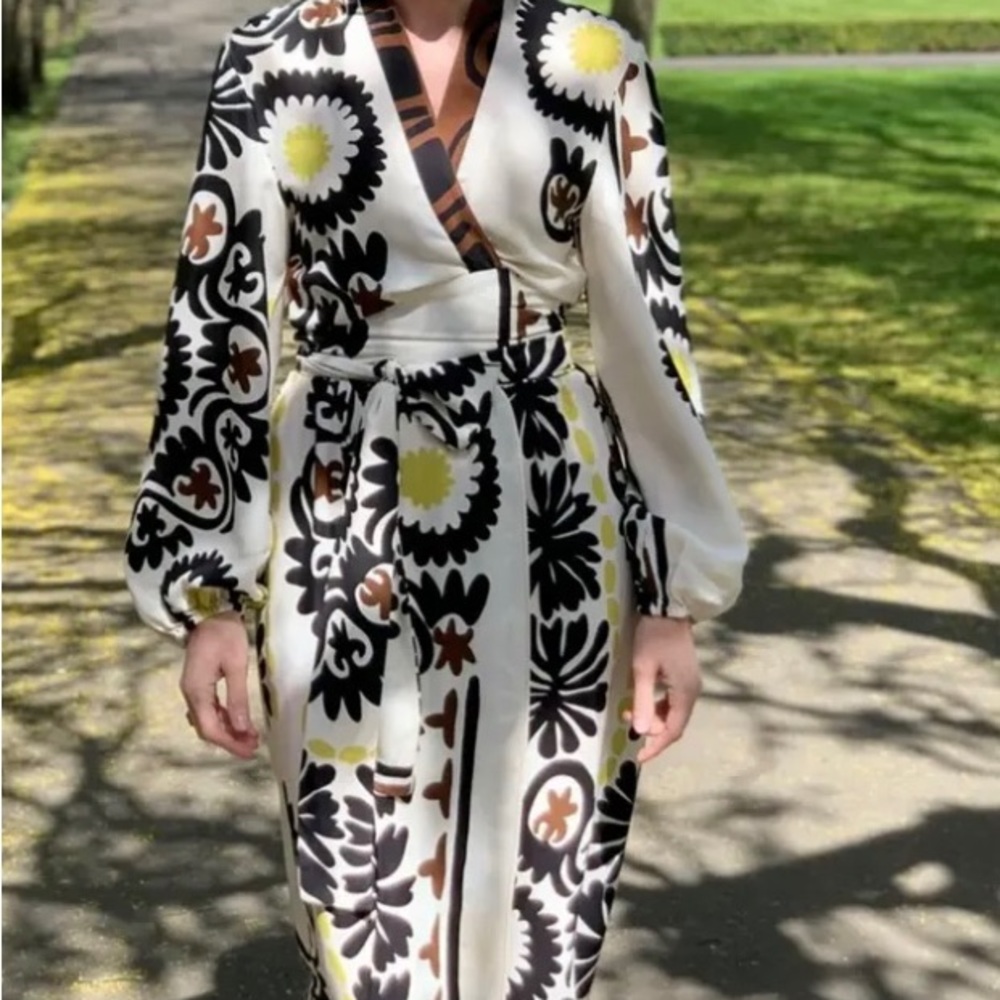 New unworn Zara Wrap Maxi Dress Large Long sleeves Multicolored